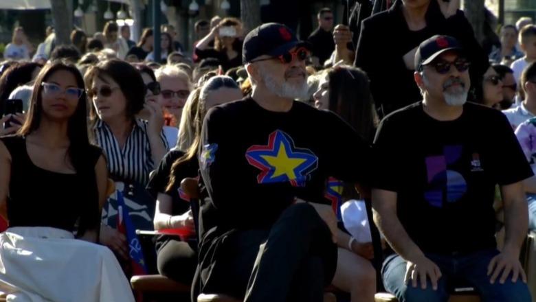 “Drejt finishit, për Shqipërinë në BE”/ Rama vijon fushatën në Sarandë, pritet me këngë polifonike