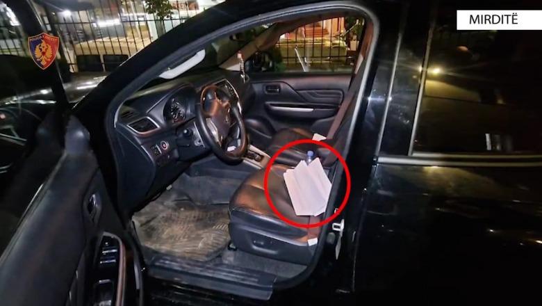 U arrestua se ndaloi zyrtarin me pretendimin se po blinte vota, burrit të Hotit i gjendet në makinë lista me emra zgjedhësish