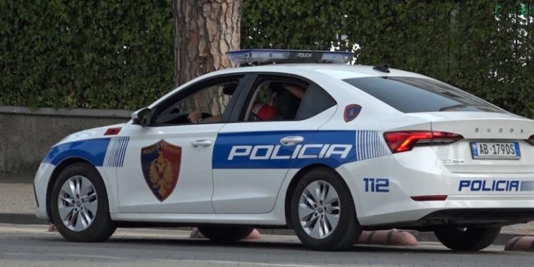 Iu gjetën fletë votimi të falsifikuara, procedohet penalisht pronari i lokalit në Peqin