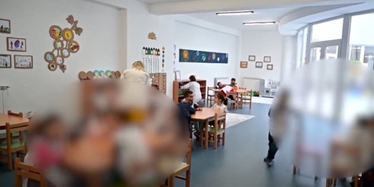 Zbulohet shkaku i helmimit masiv të fëmijëve në kopshtin e Gramshit, vezët rezultuan të kontaminuara me salmonelë