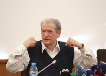 “Ky s’largohet edhe kur humb se ka hall të madh”, Mërtiri:Berisha si faraon, po merr PD-në me vete në varrin politik