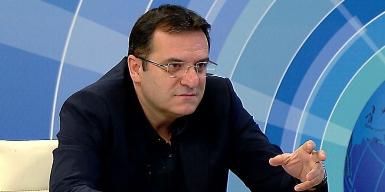 Nuk hyri dot në Parlament, gazetari: Po iku Berisha, ju as sh*** s’do bëni dot më pa leje