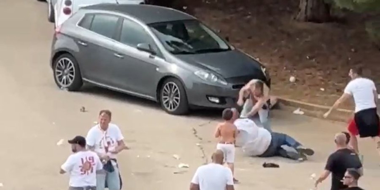 VIDEO / Tmerr në Bari, tifozi rrihet barbarisht para syve të të birit