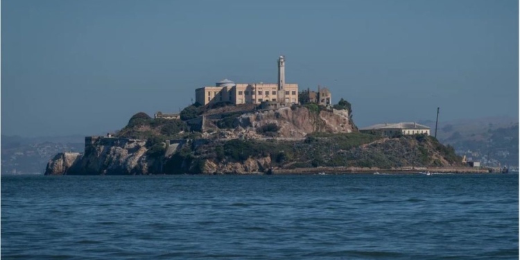 I mbyllur 60 vjet më parë, Trump urdhëron rihapjen e burgut të Alcatrazit: Do të strehojë kriminelët më të dhunshëm të Amerikës