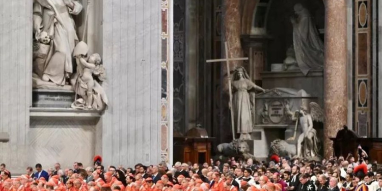 Konklava nis mes basteve dhe shanseve! Ja kur do të zgjidhet Papa i ri dhe kush do të jetë trashëgimtari i Françeskut