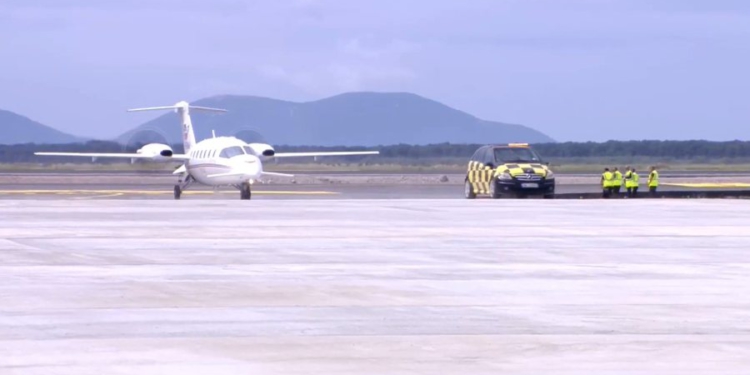 Ulet avioni i parë në aeroportin e Vlorës! Rama, batuta me punonjësin: Ky ishte për deputet në Kosovë…