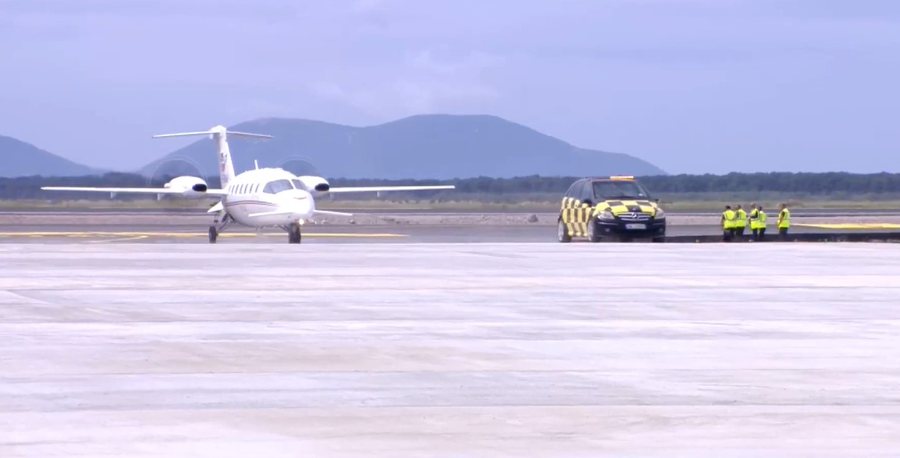 Ulet avioni i parë në aeroportin e Vlorës! Rama, batuta me punonjësin: Ky ishte për deputet në Kosovë…