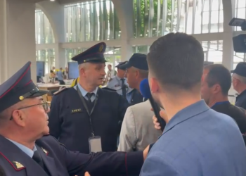 Tensionohet situata te ‘Sami Frashëri’, Policia nxjerr jashtë vëzhguesit dhe mediat