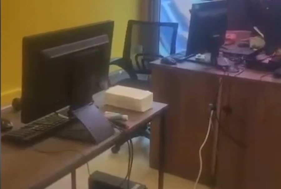 Arrestohet drejtuesi i një call center-i në Tiranë, shoqërohen edhe punonjësit