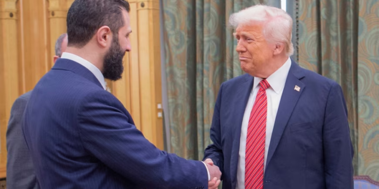 Çfarë sinjalizon takimi i Trump me udhëheqësin e ri sirian?