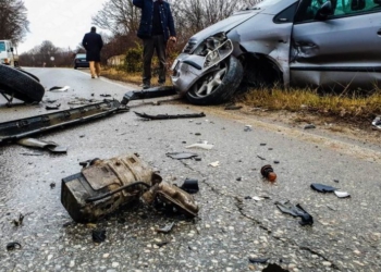 Aksident i rëndë në Sarandë, ndërron jetë polici, plagosen 2 persona të tjerë
