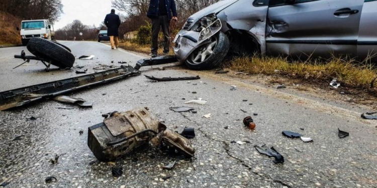 Aksident i rëndë në Sarandë, ndërron jetë polici, plagosen 2 persona të tjerë