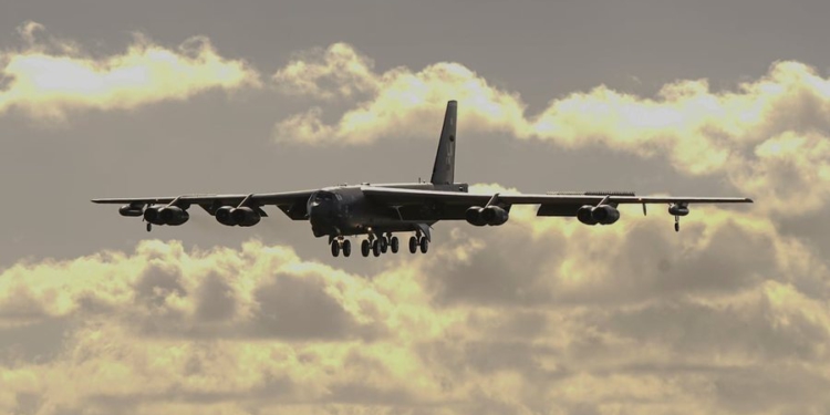 Bombarduesit amerikanë B-52H zbarkojnë në bazën ajrore të Morón, mes tensioneve me Rusinë