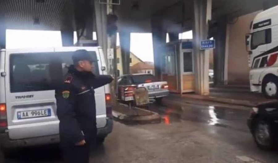 Tentuan të kalojnë kufirin me dokumenta false, arrestohen në Qafë Thanë 3 shtetas nga Sri Lanka