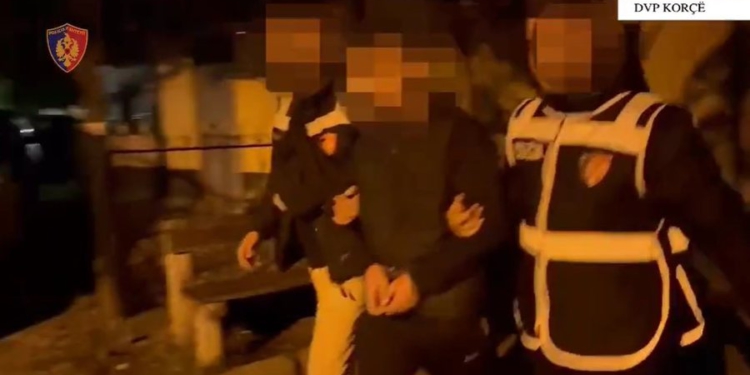 Shiste kokainë e kanabis të ndarë në doza, arrestohet 39-vjeçari në Maliq