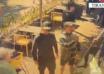 EMRAT / Rrahën dy persona për pronën në Rrugën e Elbasanit, kapen 4 të rinjtë nga Nikla
