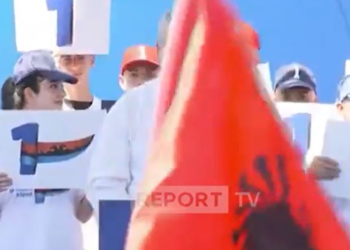 VIDEO / “Janë larguar 1 milionë lekë të rinj”, PD mendjen tek paraja, gafa në mitingun e Belshit