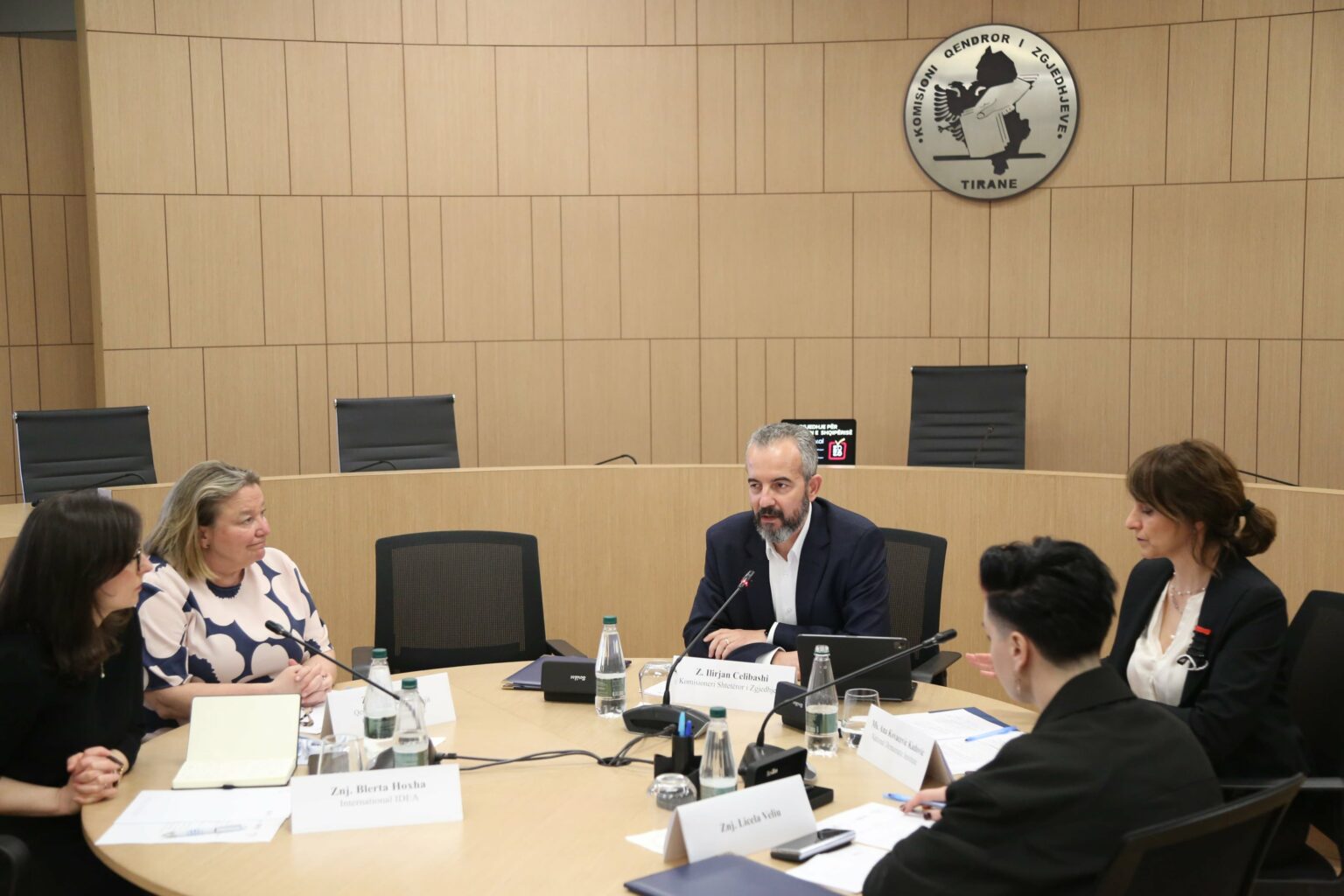 Giro D’Italia nesër në Vlorë/ PS kërkoi në KQZ shtyrje të orarit të votimit, PD kundër