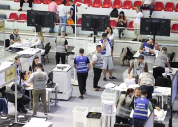 Votimi nga jashtë/ Mbyllet numërimi për partitë në 6 qarqe, priten 5 të tjera