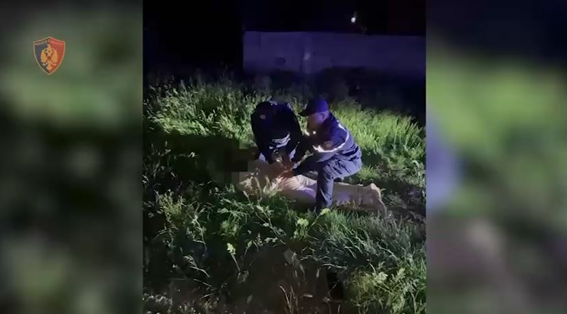 Me makinë e armën në brez, 19 vjeçari nuk i ‘shpëton’ dot policisë