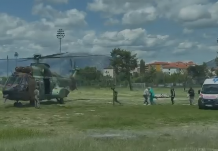 U dëmtua në kokë dhe trup pasi u rrëzua nga çatia e kishës, prifti transportohet me helikopter tek Trauma