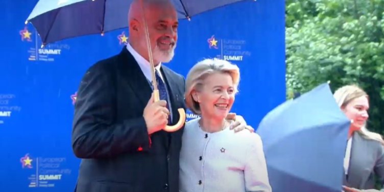Tiranë, von der Leyen me Ramën: Do të ushtrojmë trysni mbi Putinin derisa të arrijmë paqen