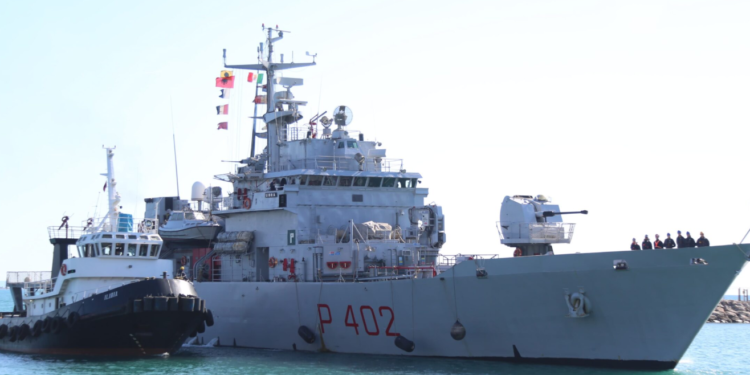 Marrëveshja me Italinë / Mbërrin tjetër anije me 27 emigrantë, vendosen në kampin e Gjadrit
