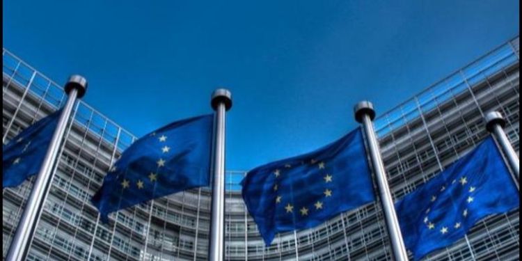 Pse Evropa nuk po i luan të gjitha kartat në ‘luftën’ e tarifave doganore? Tani është pothuajse pa mjete hakmarrjeje