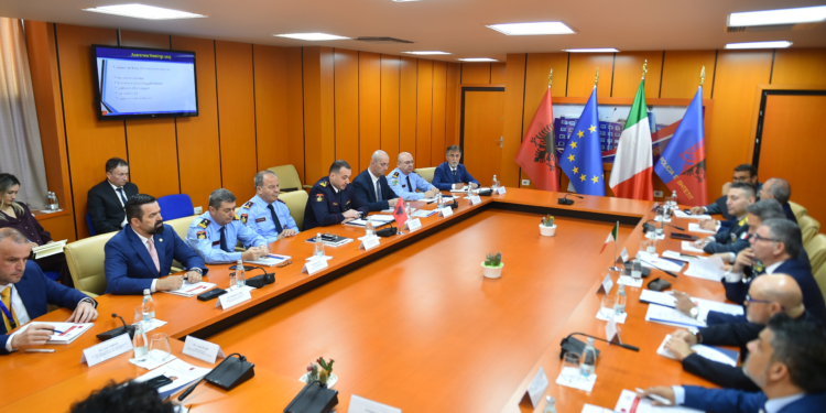 Proda takim me delegacionin italian: Fokus, monitorimi ajror i territorit në luftën kundër kanabisit
