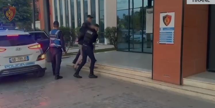 I armatosur me pistoletë me fishek në fole, pranga 37-vjeçarit në Tiranë