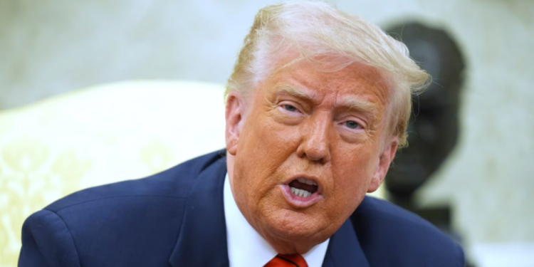 Trump tërhiqet pas bisedës me Von der Leyen, pranon të shtyjë deri më 9 korrik tarifat ndaj BE