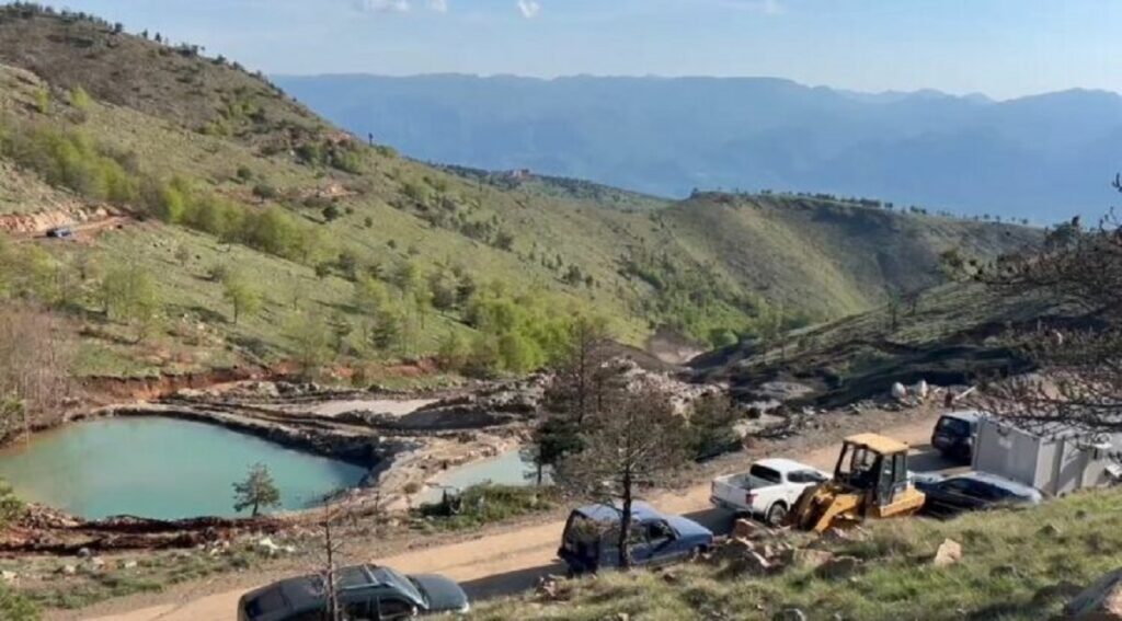 Masivi i kromit zuri poshtë 29-vjeçarin, arrestohet tekniku i kompanisë në Klos