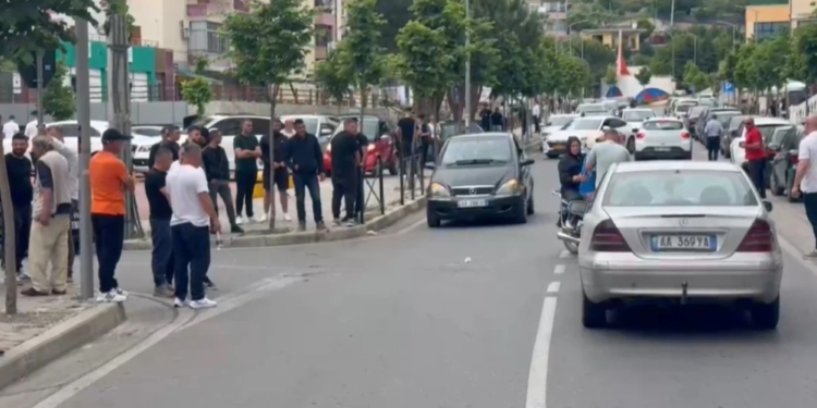 Aksident i rëndë në Lezhë! Këmbësorja përplaset në vijat e bardha, në gjendje kritike për jetën