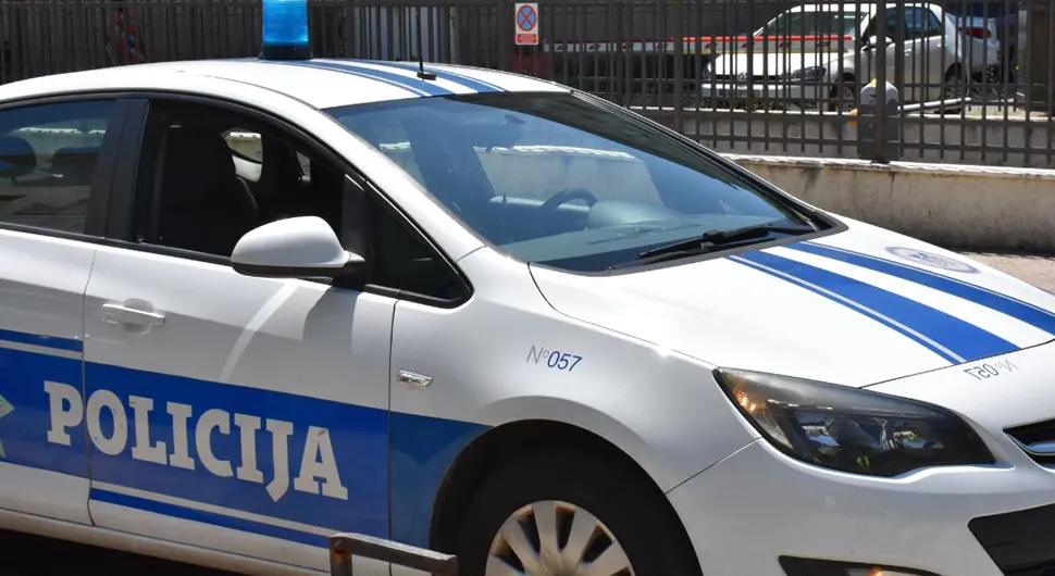 Tentoi të kalonte kufirin nga Mali i Zi në Shqipëri me 940 mijë euro, pranga shqiptarit