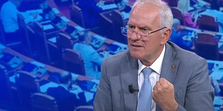 “Kur gjeneralët s’janë të aftë të bëjnë ndryshimin, do të ngrihen…”, Xhaferaj: Nga vjeshta deri në pranverë do të ketë reformim të PD