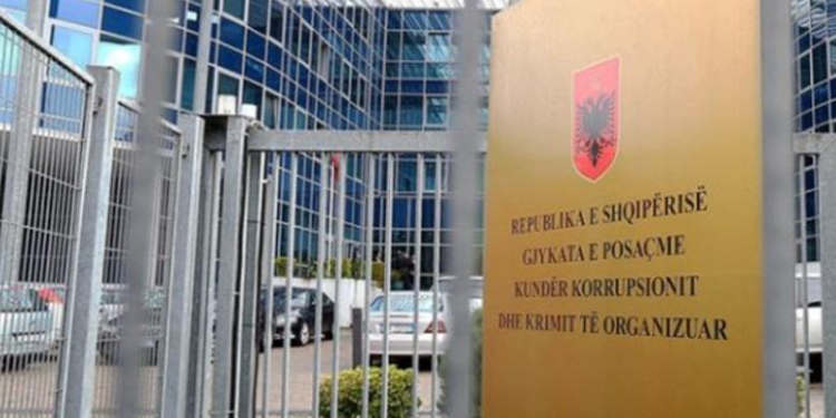 U soll nga Zimbabve në pranga, GJKKO lë në burg Loran Dushën
