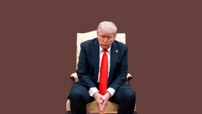 Donald Trump i vetmuar përballë një udhëkryqi historik