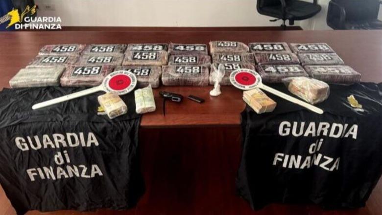 Shqiptari kapet me 25 kg kokainë, 56 mijë euro cash dhe armë, i gjenden edhe telefona të koduar