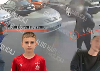 Vrasja e Martin Canit/ Publikohet momenti kur 14-vjeçari qëllohet me thikë, largohet duke vrapuar dhe mban dorën në plagë 