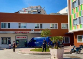 Po vizitonte Butrintin me guidën e të huajve, humb jetën turisti në Sarandë, shkak dyshohet…