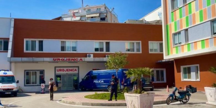 Po vizitonte Butrintin me guidën e të huajve, humb jetën turisti në Sarandë, shkak dyshohet…