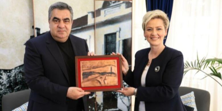Ministri Gonxhja në Preshevë për Panairin e Parë të Librit Shqip: Gjuha është pasuria jonë e përbashkët