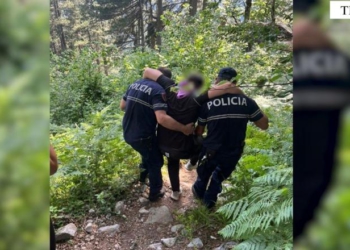 Turisti nga Kosova rrëzohet në Valbonë dhe lëndohet në këmbë, shpëtohet nga policia pas dy orësh kërkime