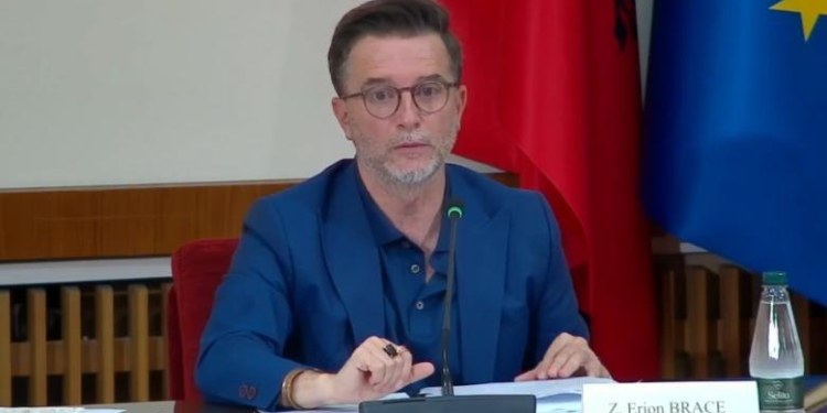 ‘Dezinformimi’/ Miratohet strategjia kombëtare ndaj ndërhyrjeve të huaja, Braçe: Forcon sigurinë kombëtare
