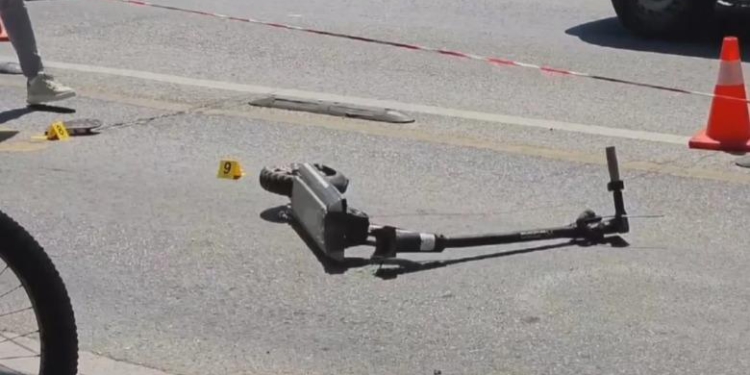Tjetër aksident me monopatinë, automjeti përplas 17-vjeçarin! Përfundon në spital