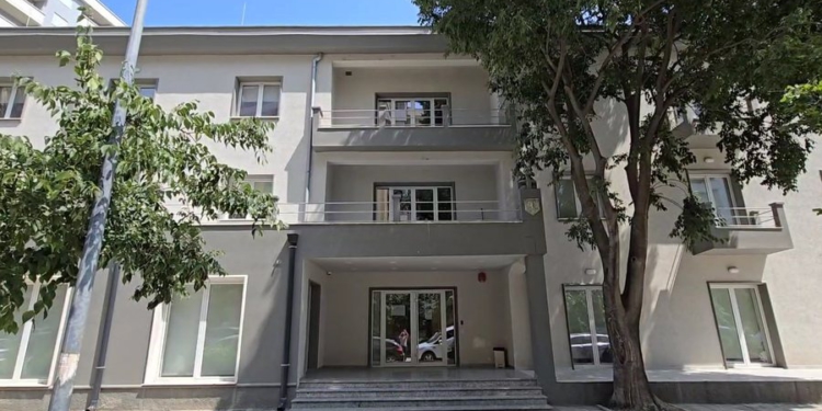 U emërua vetëm 3 muaj më parë, largohet drejtori i Kadastrës së Vlorës