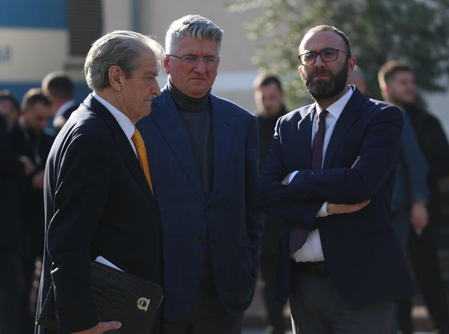 “Berisha është i domosdoshëm, nuk duhet të largohet”, Gjekmarkaj: Projekti për Shqipërinë Madhështore vetëm sa u shty
