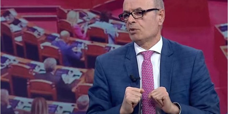 “E ka ekzagjeruar”, Petro Koçi: Zegjine Çaushi nuk është imazhi i PS-së, është një parti serioze