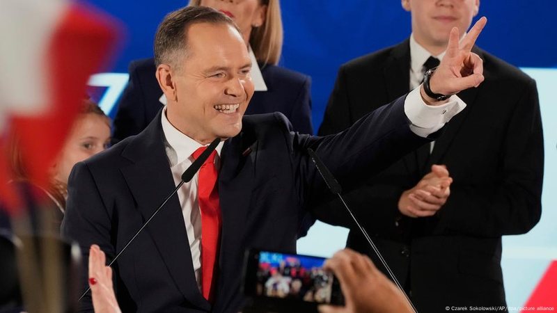 Fans i Trumpit, ish-huligan dhe historian/ Kush është euroskeptiku Karol Nawrocki që do drejtojë Poloninë