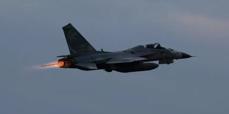 Izraeli sulmon 6 aeroportet e Iranit: Shkatërruam mbi 15 avionë në pistat e tyre